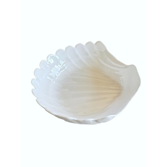 Shell-Shaped Ceramic Bowl Decorative & Functional Design - Picture 5 of 7